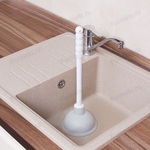 vantuz_d-136_mm_s_plast._ruchkoi_seryi_h-319_mm.jpg